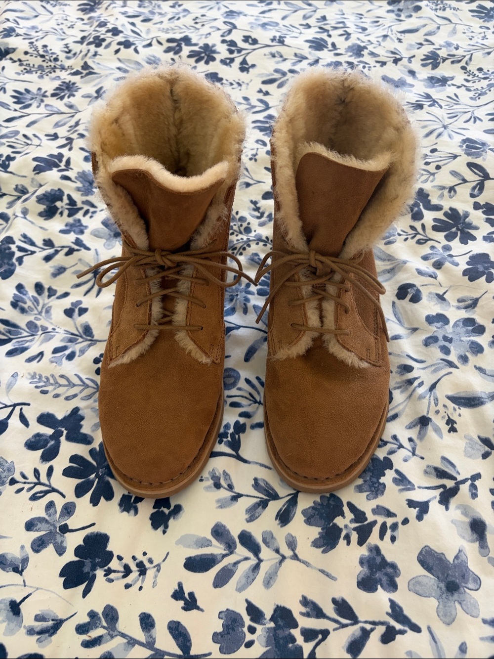 UGG Women's Chestnut Lace-Up Shearling Boots